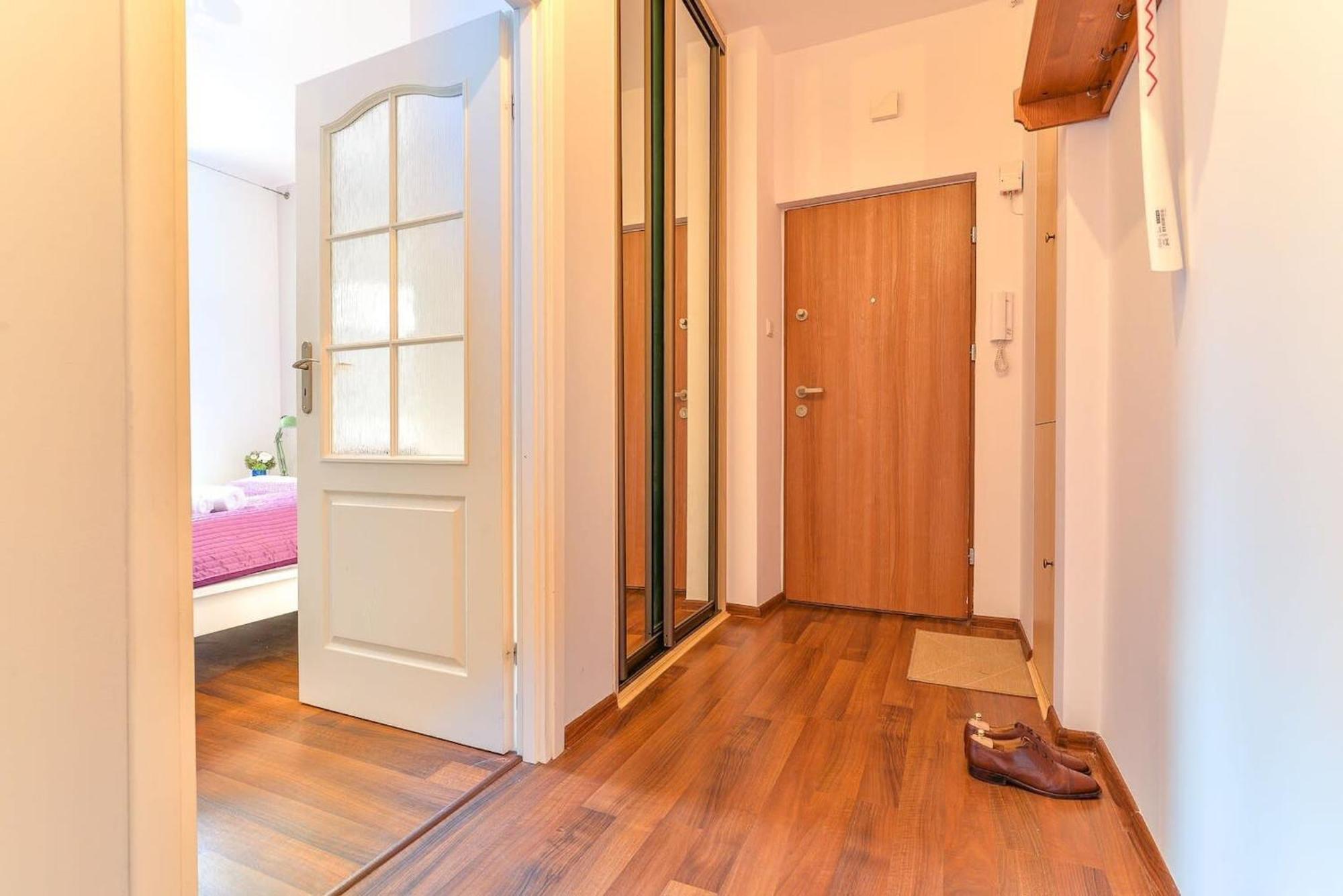 Cozy Apartment With Balcony - Palace Of Culture By Rent Like Home Warschau Buitenkant foto