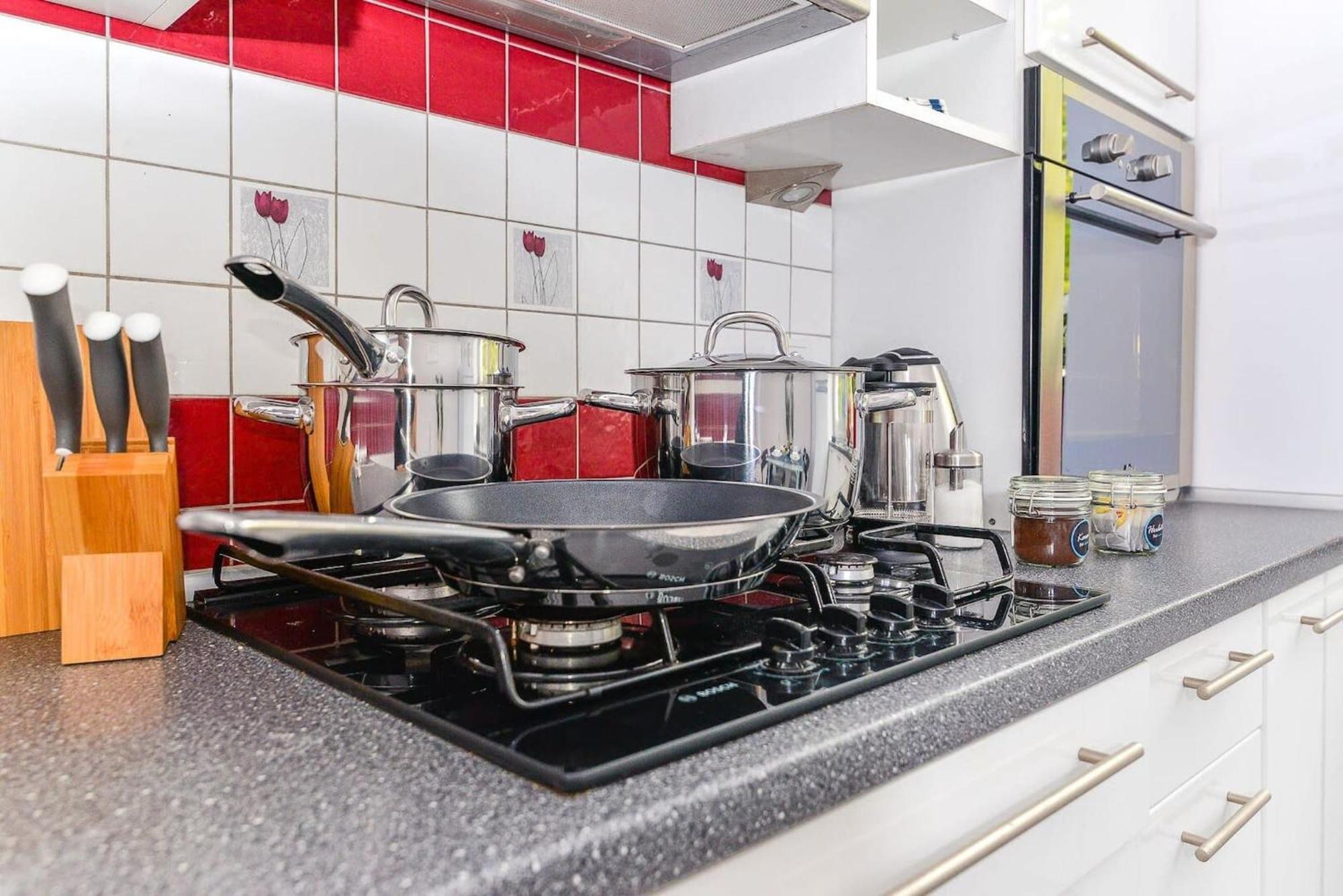 Cozy Apartment With Balcony - Palace Of Culture By Rent Like Home Warschau Buitenkant foto